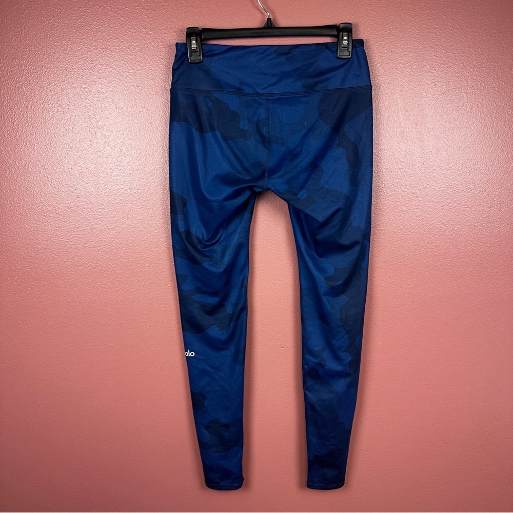 Alo Yoga Airbrush Navy Camouflage Print Leggings Size Small - Picture 4 of 7